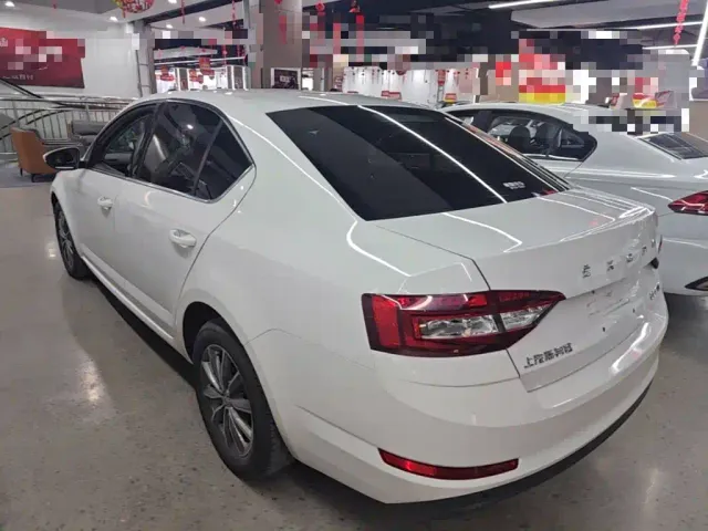 Skoda Octavia — Фото автомобиля 4