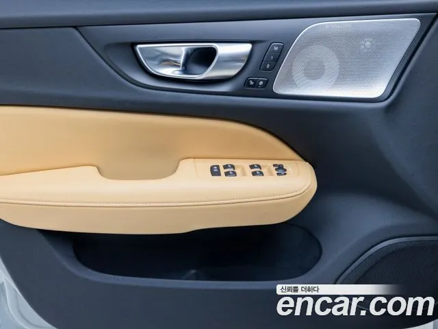 Volvo V60 Cross Country 2nd Gen — Фото автомобиля 18