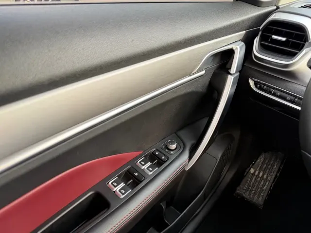 Geely Binyue — Фото автомобиля 13