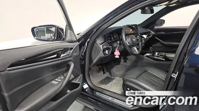 BMW 5 Series — Фото автомобиля 10