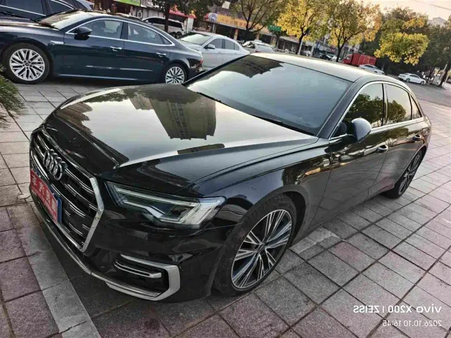 Фотография автомобиля — Audi A6L