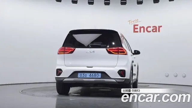 Kia Niro — Фото автомобиля 4