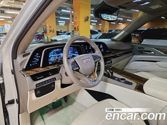 Cadillac Escalade — Фото автомобиля 7