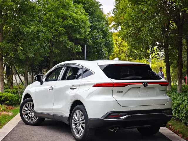 Toyota Harrier — Фото автомобиля 6