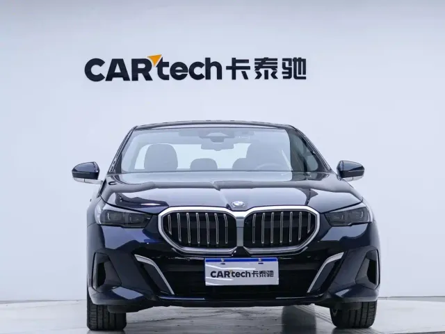BMW 5 Series — Фото автомобиля 5