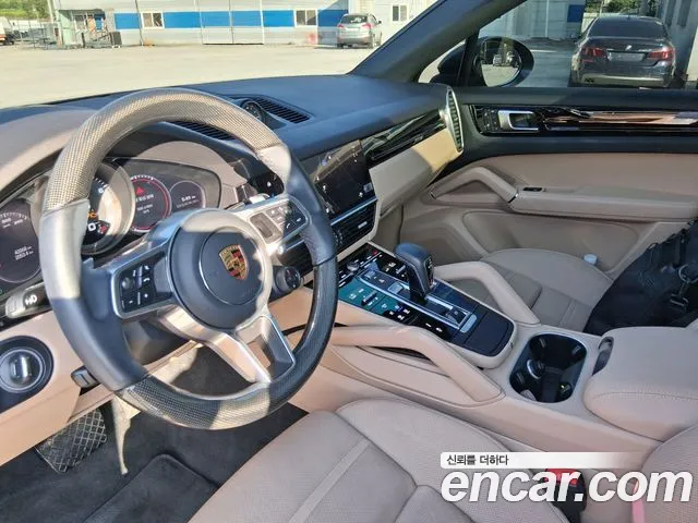 Porsche Cayenne — Фото автомобиля 16