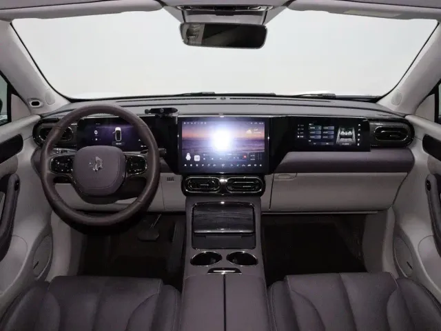Leapmotor C11 — Фото автомобиля 15