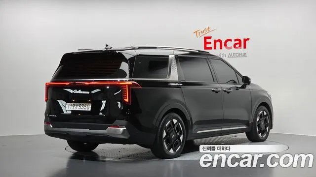 Kia Carnival — Фото автомобиля 2