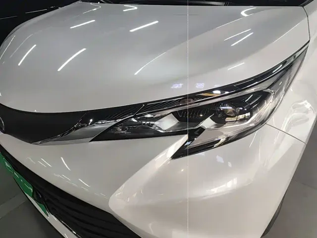 Toyota Sienna — Фото автомобиля 23