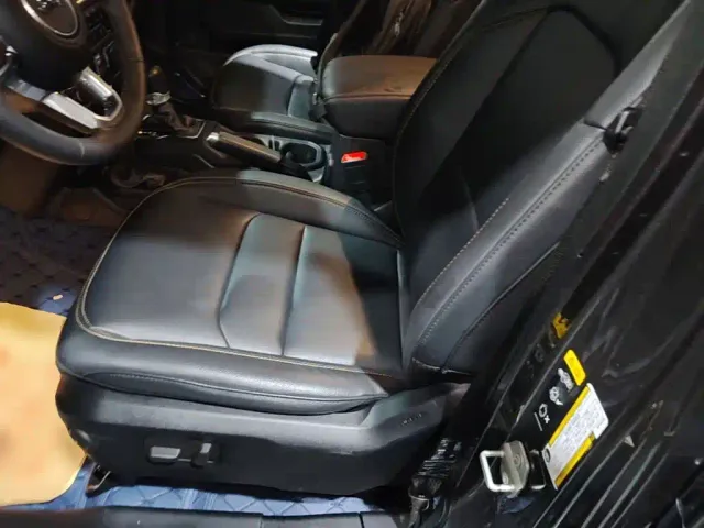 Jeep Wrangler — Фото автомобиля 14