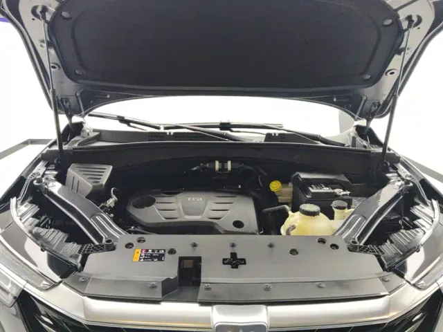 Roewe RX5 — Фото автомобиля 10