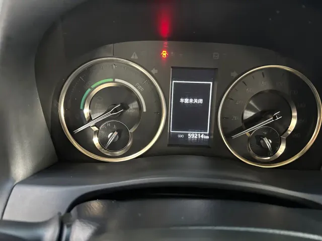 Toyota Alphard — Фото автомобиля 11