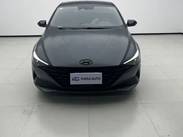 Hyundai Elantra — Фото автомобиля 4