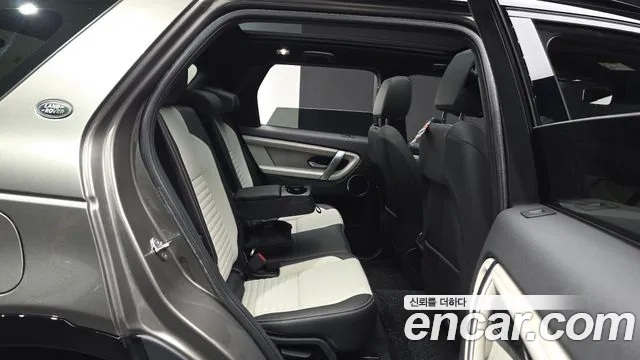 Land Rover Discovery Sport — Фото автомобиля 11