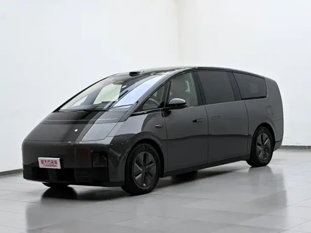 Li Auto MEGA — Фото автомобиля 2