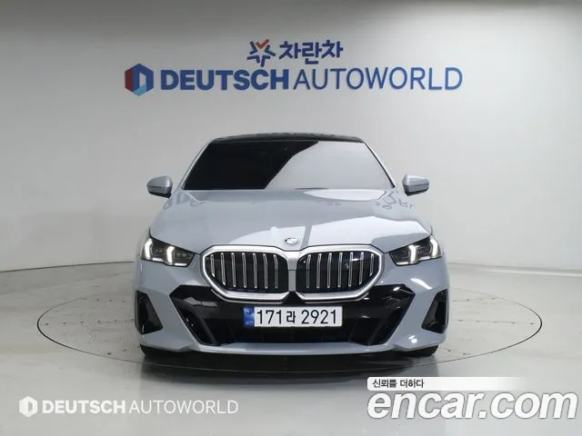 BMW 5 Series G60 — Фото автомобиля 3