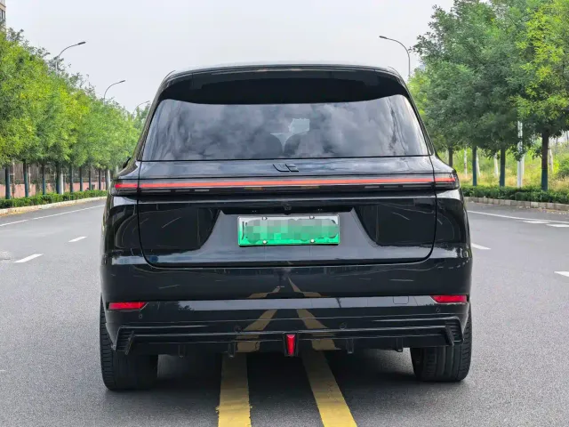 Li Auto L9 — Фото автомобиля 6