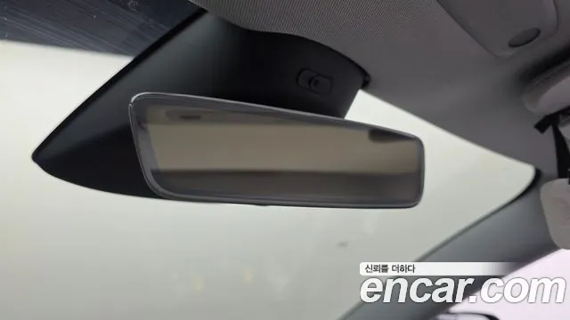 Tesla Model 3 — Фото автомобиля 19