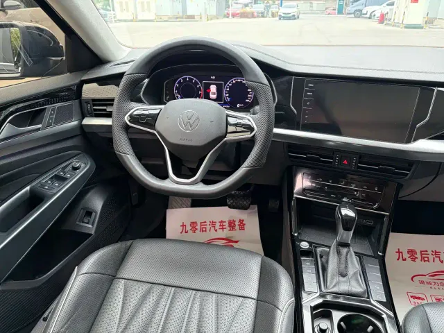 Volkswagen Passat — Фото автомобиля 12
