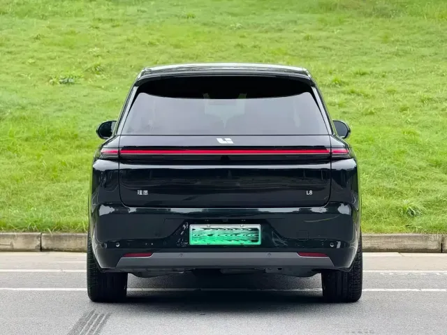 Li Auto L8 — Фото автомобиля 8