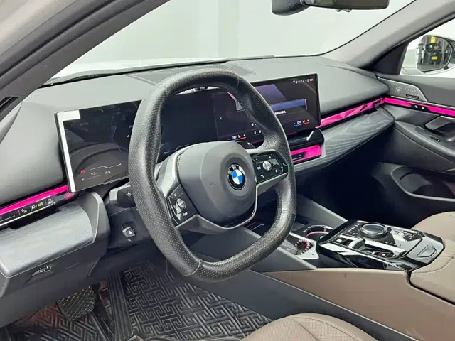 BMW 5 Series — Фото автомобиля 14