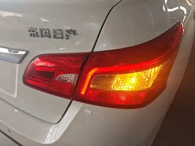 Nissan Sylphy — Фото автомобиля 7