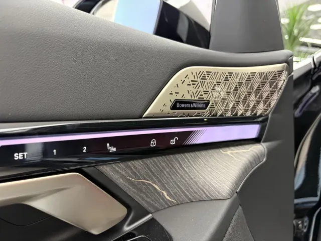 BMW 5 Series — Фото автомобиля 7