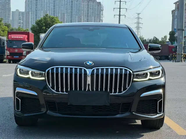 BMW 7 Series — Фото автомобиля 2