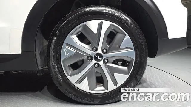 Kia Niro — Фото автомобиля 6