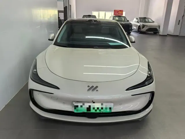 IM Motors L6 — Фото автомобиля 2
