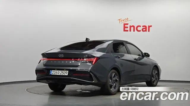 Hyundai AVANTE Новый Avante (CN7) — Фото автомобиля 2