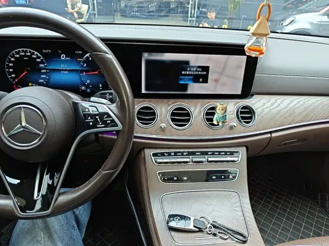Mercedes-Benz E-Class — Фото автомобиля 9