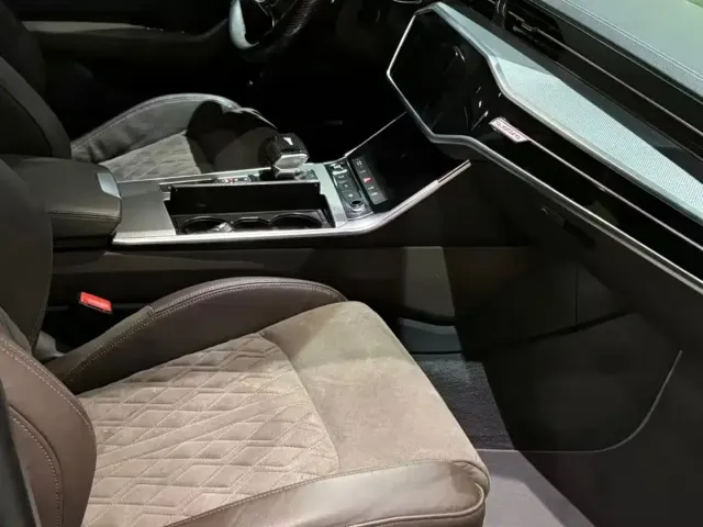 Audi A7L — Фото автомобиля 4