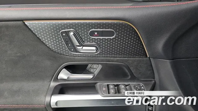 Mercedes-Benz GLB-Class — Фото автомобиля 18