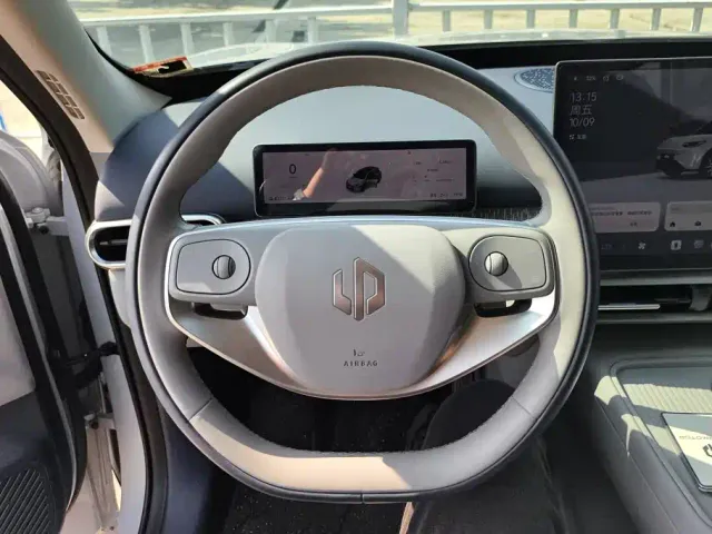 Leapmotor A10 — Фото автомобиля 15