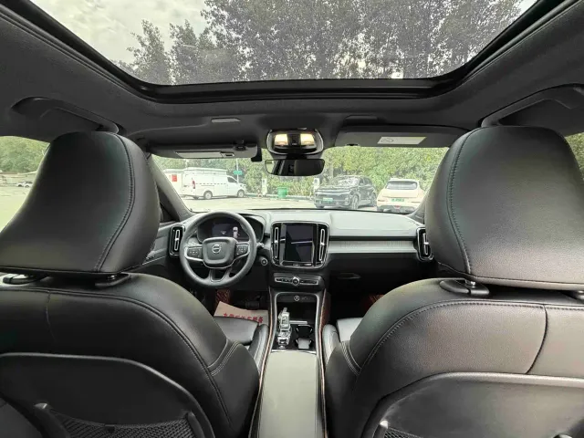 Volvo XC40 — Фото автомобиля 20