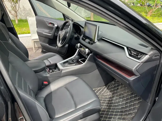 Toyota RAV4 — Фото автомобиля 12