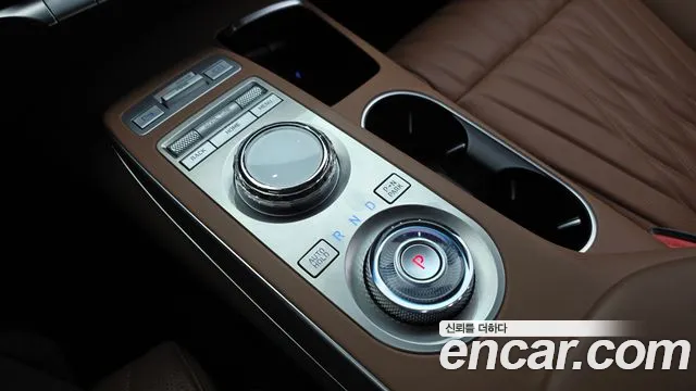Genesis GV70 — Фото автомобиля 12