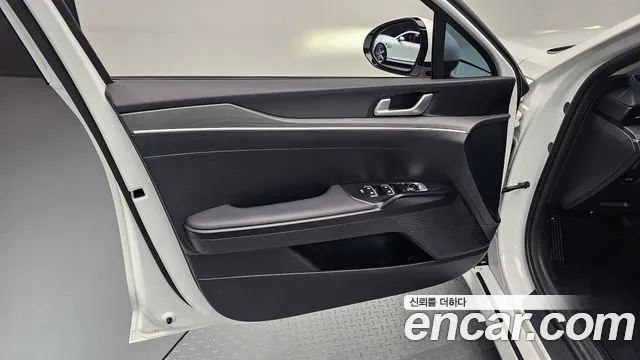 Kia K5 Новый K5 3 поколение 2.0 LPi(Для проката) — Фото автомобиля 24