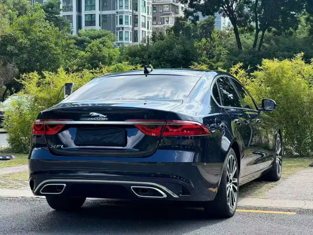 Jaguar XFL — Фото автомобиля 8