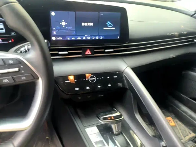 Hyundai Elantra — Фото автомобиля 12