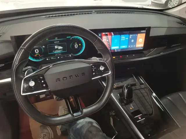 Roewe RX5 eMAX — Фото автомобиля 9