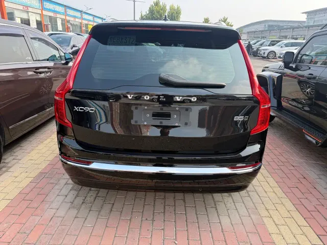 Volvo XC90 — Фото автомобиля 5