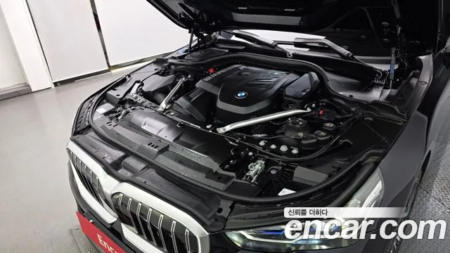 BMW 5 Series — Фото автомобиля 9