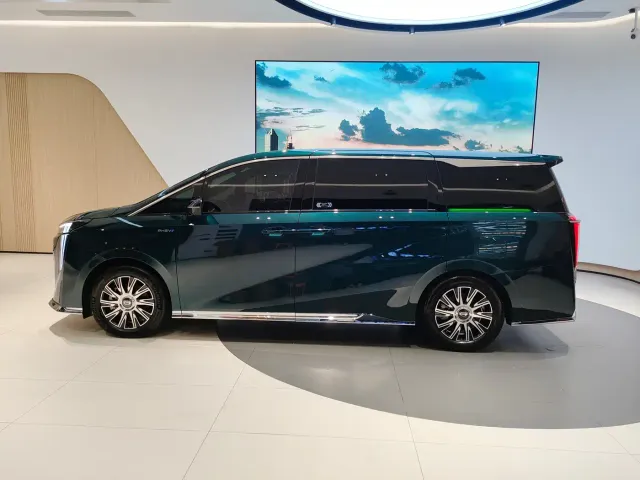 GAC Trumpchi E9 — Фото автомобиля 4