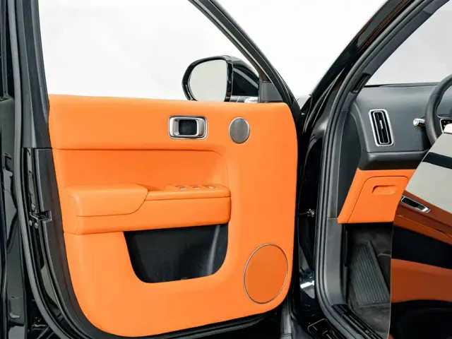 Li Auto L8 — Фото автомобиля 16