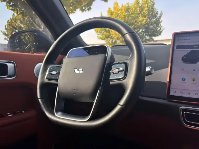 Li Auto L8 — Фото автомобиля 9