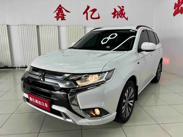 Фотография автомобиля — Mitsubishi Outlander