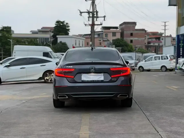 Honda Accord — Фото автомобиля 8