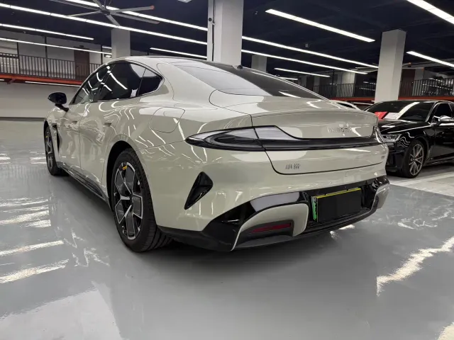 Xiaomi SU7 — Фото автомобиля 25